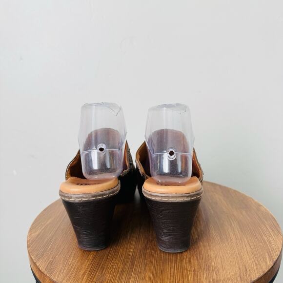 Sofft Brown suede leather studded mule slip on clog Women’s Size 9.5 - Picture 5 of 11